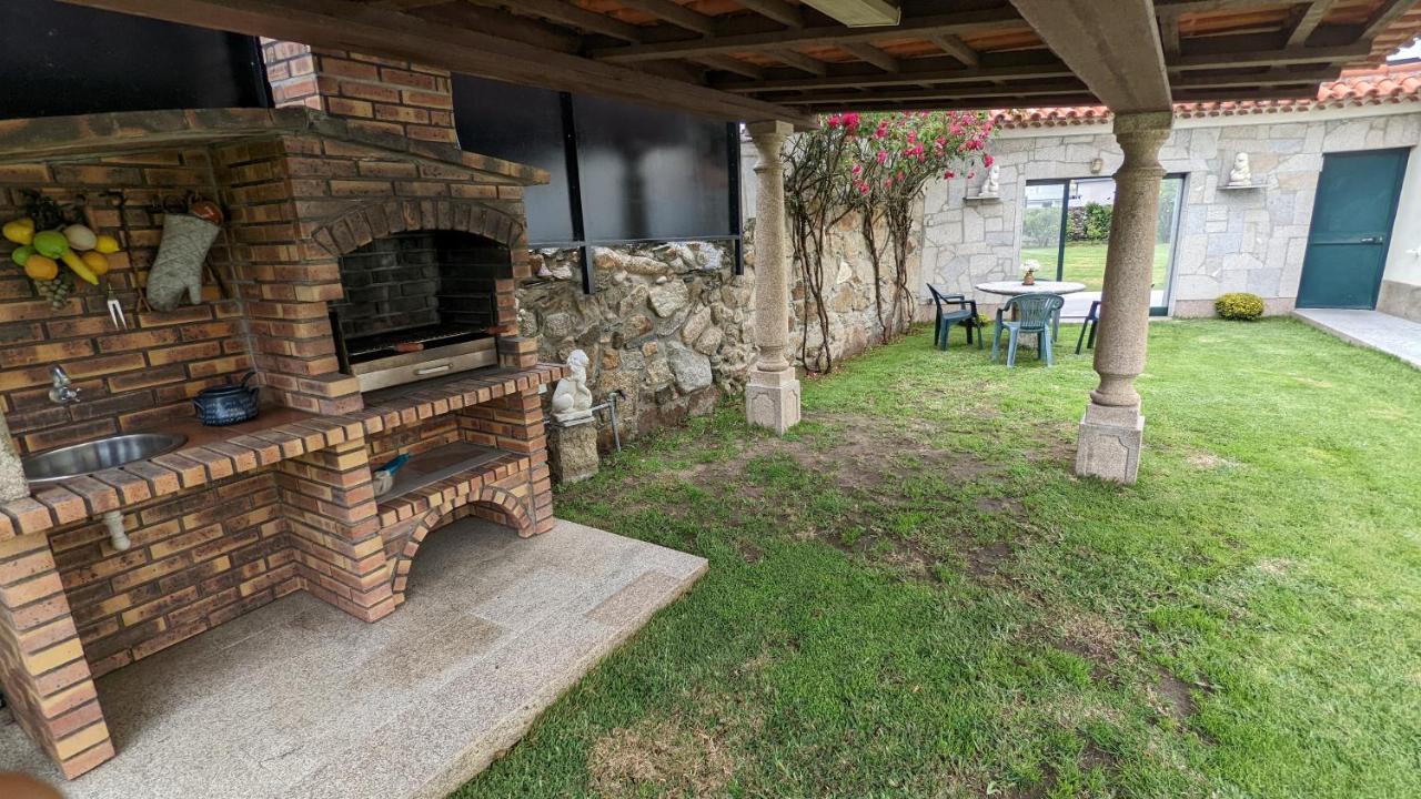 Room Villa Ribeiro Pilgrims Way To Santiago Bike A Garage For Marinhas エシュポゼンデ エクステリア 写真